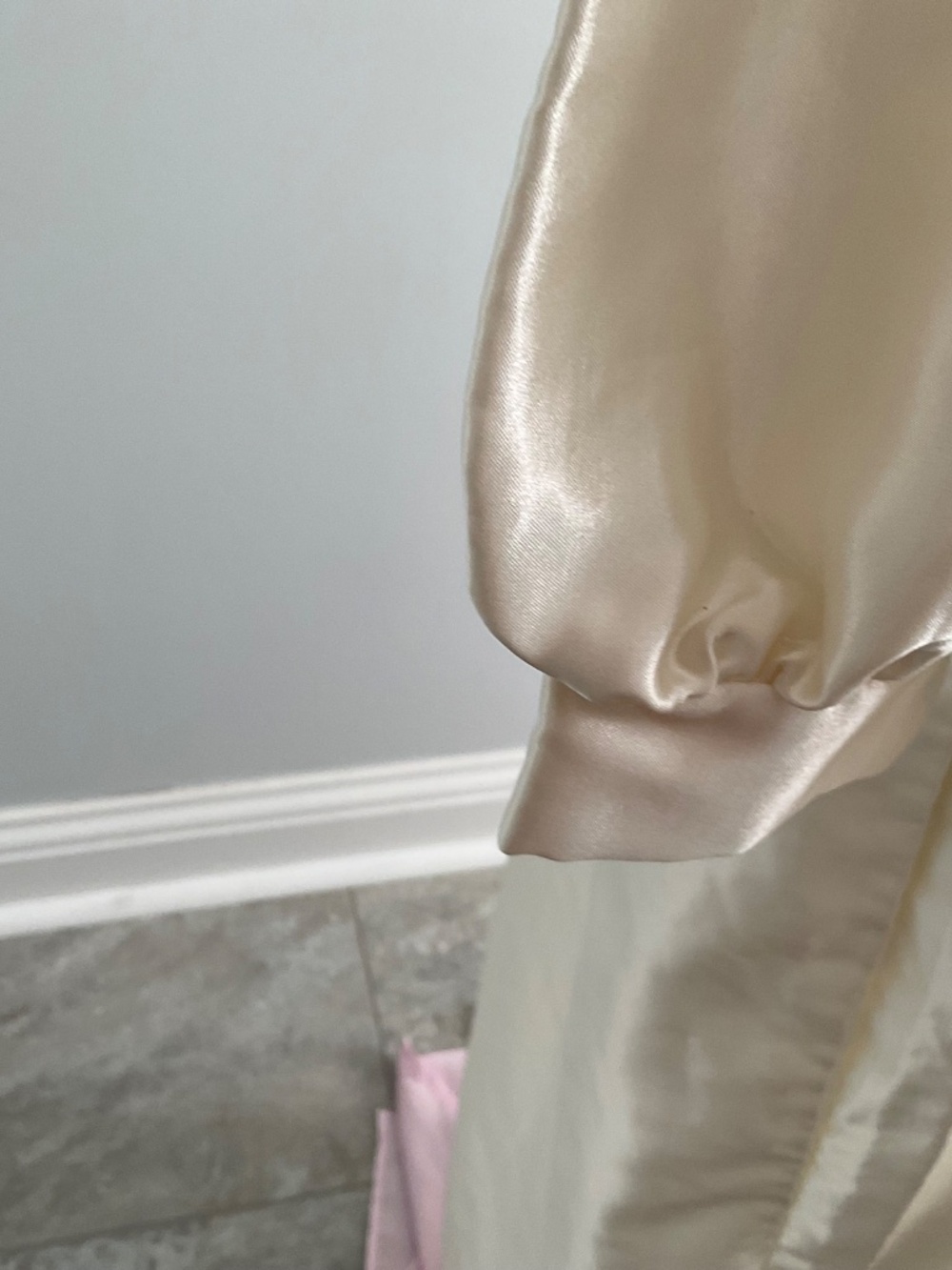 Barbizon cream night gown,M. - Picture 2 of 7